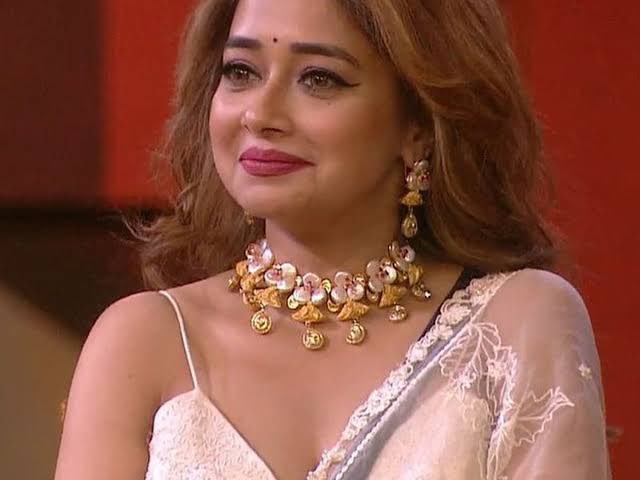 contacthardik's tweet photo. If stupidity has a face this would be the one @iamTinaDatta  also if over acting has a face meet @shalinbhanot  #bb16 @ColorsTV #BigBoss16 #PriyankaChaharChoudhary𓃵 #ShivThakare𓃵 #ShivThakare𓃵𓃵 https://t.co/08pK9vVoVL