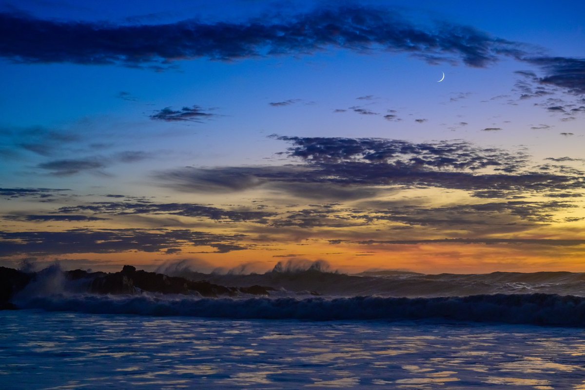 Today’s shot…Waves crashing under a crescent moon. Pescadero, CA. November 2022. 

#Nikon #nikoncreators #nikonnofilter #NikonPhotography #LandscapePhotography #NaturePhotography #California #CaliforniaPhotography #CaliforniaCoast #sunsetphotography #bluehourphotography