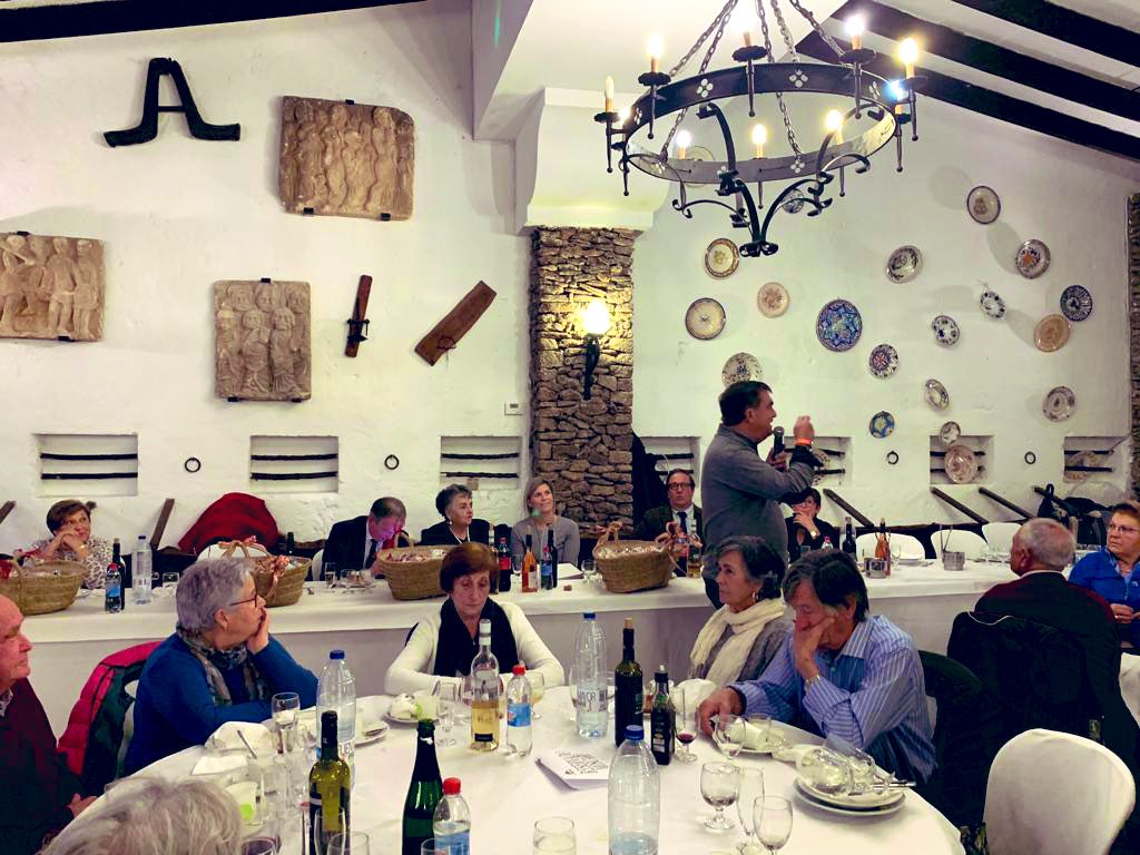 imasmallorca's tweet photo. 🎊 Celebram el 39è aniversari de les associacions de #gentgran de #Selva, #Caimari, #Biniamar i #Moscari.
👉 Gaudim del bon ambient i unió entre les persones que hi formen part. La consellera @Sbigler77 ha aptofitat per desitjar-los unes bones festes de Nadal. https://t.co/jFaC8HRIBp