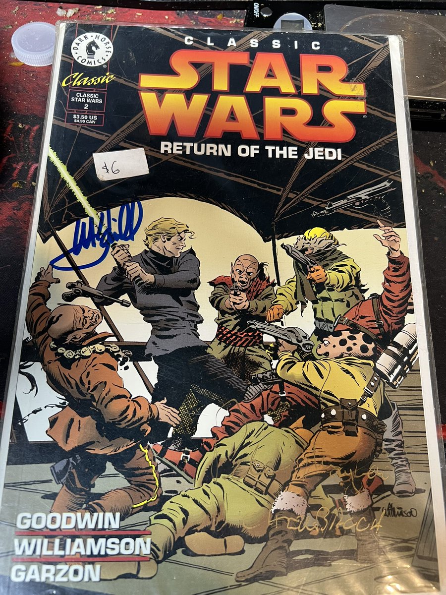 When I was a kid I got beat up on the bus daily. One day nobody was on the bus and this comic was sitting on the seat signed by @MarkHamill . My father stole it from me and got it signed by Peter Mayhew.  Then lied and said it was his. I finally got it back! https://t.co/EViOrJxuds