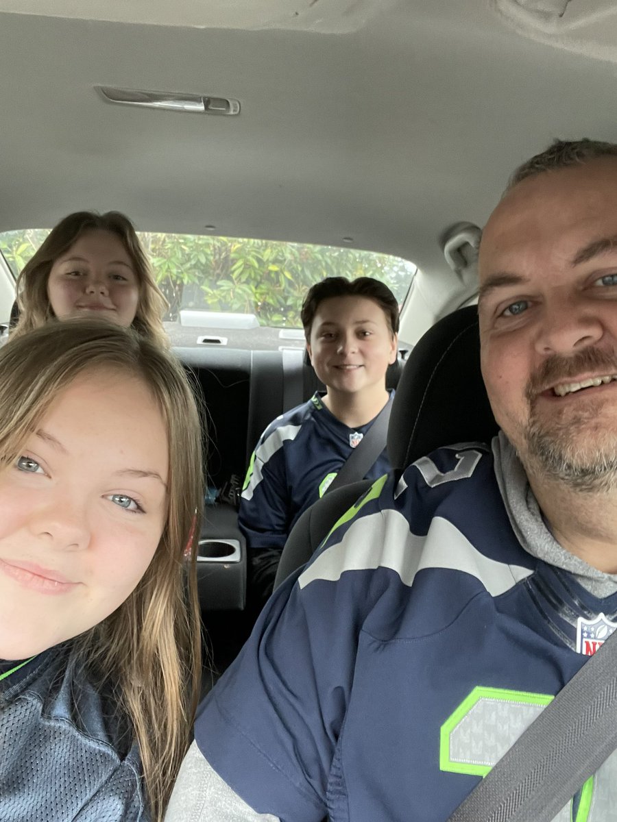 toweringrock's tweet photo. Flowin some @DJSupaSam on our way to the @Seahawks game today! #GoHawks https://t.co/lXXNwl4gIo