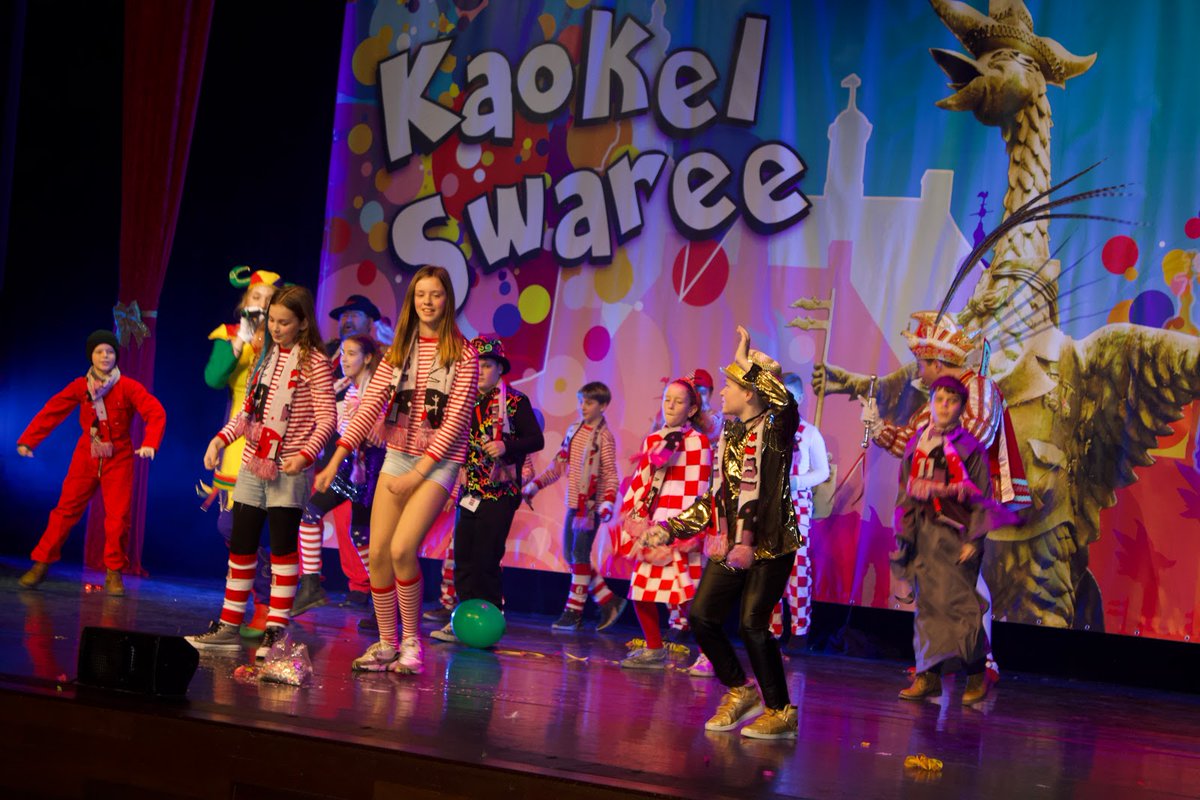 Heb jij altijd al willen stralen op het podium? Dan is dit jouw kans!

De inschrijvingen voor het Kaokelswaree zijn geopend. Dit geweldige spektakel is voor de kinderen tussen de 5 en 16 jaar oud.

Schrijf je dan nu in via de website van Tullepetaonsnieuw.nl.