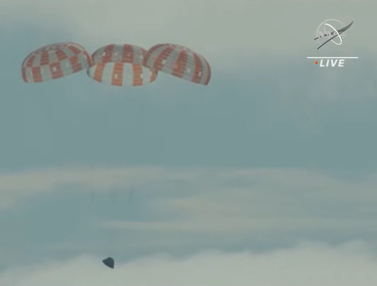 Orion coming in for a splashdown...
#artemis #orion #NASA