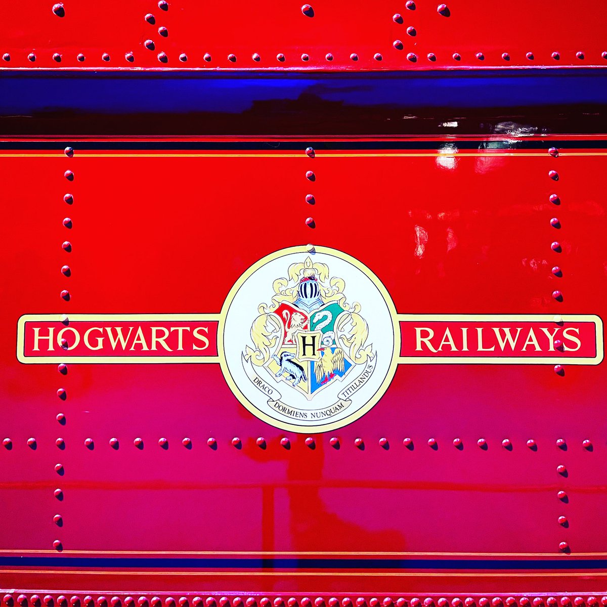 Visite des studios #HarryPotter ce week-end 😍 Beaucoup d’émotions face à ce monument cinématographique qui a accompagné mon adolescence ! 
Un superbe cadeau d’anniversaire 😘