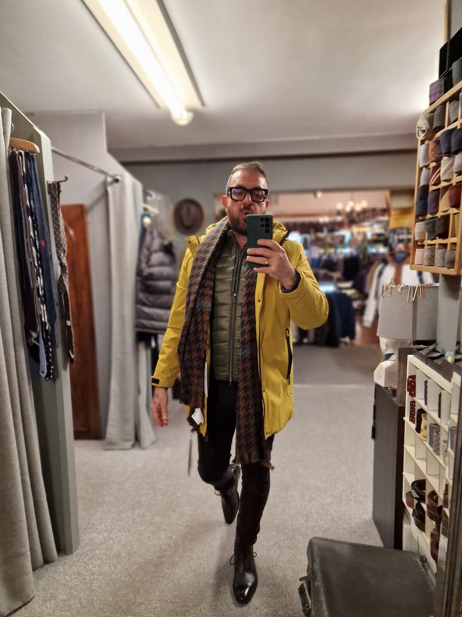 statementised's tweet photo. Sweltering beltering layering ❄️🧥
.
#parka #gilet #Mensfashion #menswear #style https://t.co/MyRazOZFlx