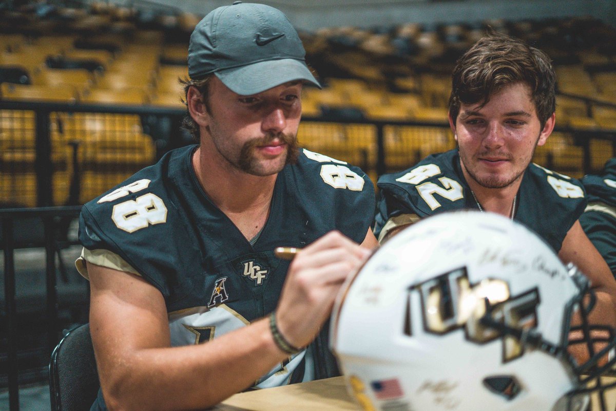 AlecHoller's tweet photo. Jake, I love you bro. I’m so thankful that GOD let me be a part of your life. It was a blessing to get to know you. I’ll never forget you 88❤️ Please keep the whole Hescock family in your prayers https://t.co/Y0AM30yAV5