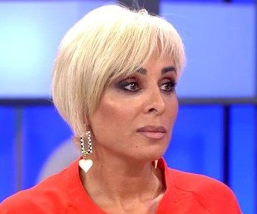 locrack's tweet photo. #Fiesta5 #yoveosalvame  
Os creéis la hipnosis de Ana María Aldon ?
🔃 Si
♥️ No https://t.co/OTNG9DeVja