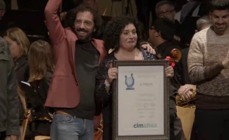 laciac's tweet photo. 😍 EMOCIÓ I FAMÍLIA #cimaltea2022

1r Premi amb 254 punts i segona posició en el @certamenaltea 

Va per vosaltres, mestres! José Luis Civers i Gaspar Sanchis🥲❤️‍🩹

GRÀCIES a tots els músics per l’increïble esforç, tota faena té recompensa

#50anysBSCIAC
#somlaCIAC 💙
#quetaljoven https://t.co/fDpWoSVemQ