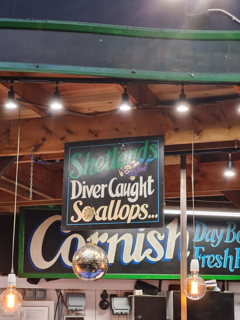 Being more #scallop at Borough Market in #London. Not sure if they are diver caught though - that glitter ball is a total giveaway! #ScallopDisco #BeMoreScallop 🕺