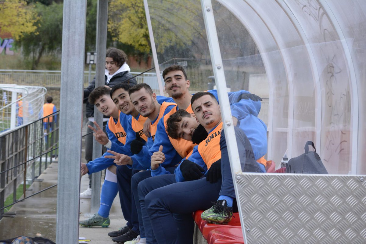 UDVistaAlegre's tweet photo. 📸 Galería de fotos del partido entre @udvistaalegre y @AtleticVila.

✅ https://t.co/7amJ3uxeuy https://t.co/PLHacPS4IN