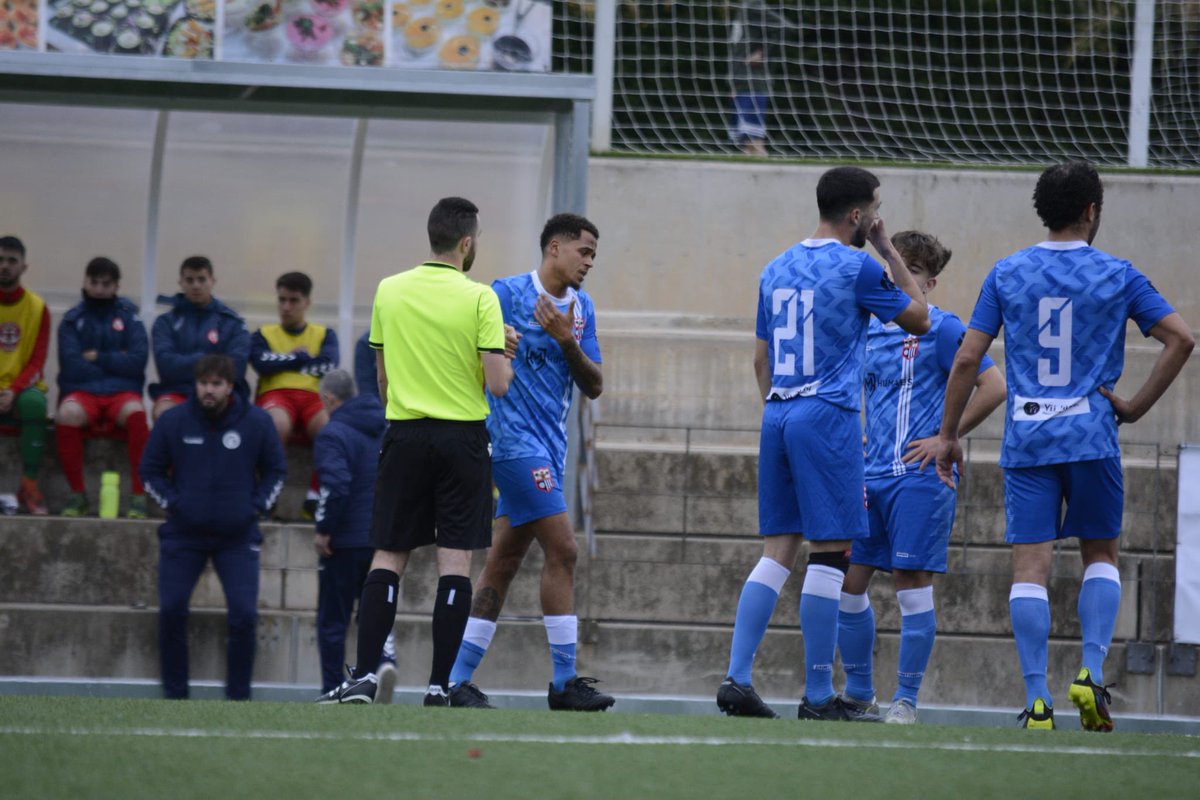 UDVistaAlegre's tweet photo. 📸 Galería de fotos del partido entre @udvistaalegre y @AtleticVila.

✅ https://t.co/7amJ3uxeuy https://t.co/PLHacPS4IN