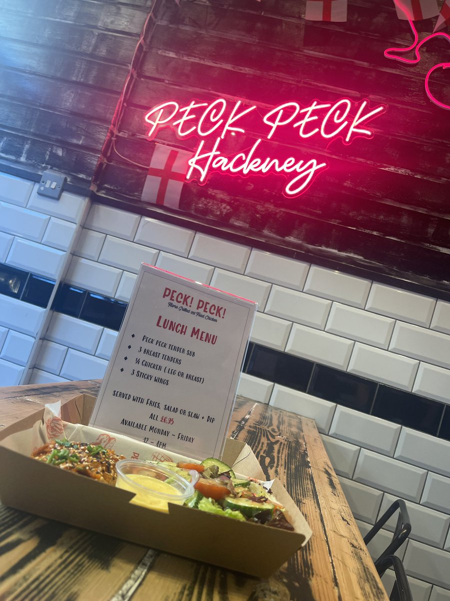 PeckPeckHackney tweet media