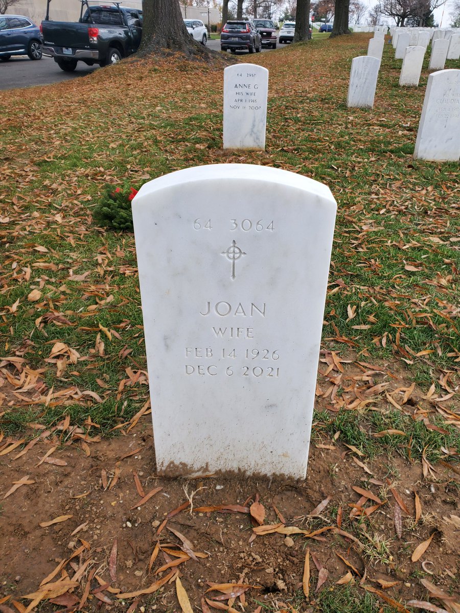 GMUHockeyScout's tweet photo. Family Member #WreathsAcrossAmerica Day.
Always somber when stepping on this #HallowGround https://t.co/3fFeNpgZIE