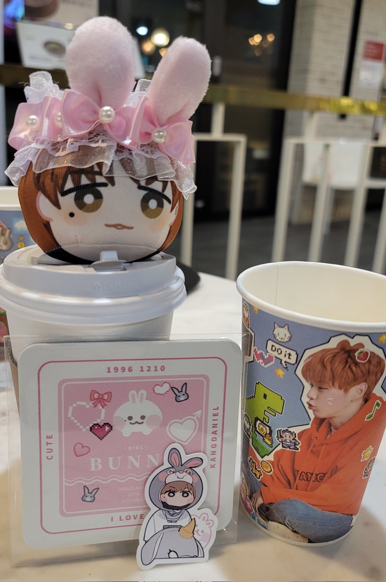 코띵동은 못참지ㅋㅋ 
홍콩다방 여기저기 녤토끼 너무 
귀여워서 토끼단될뻔ㅋㅋ
#녤토끼