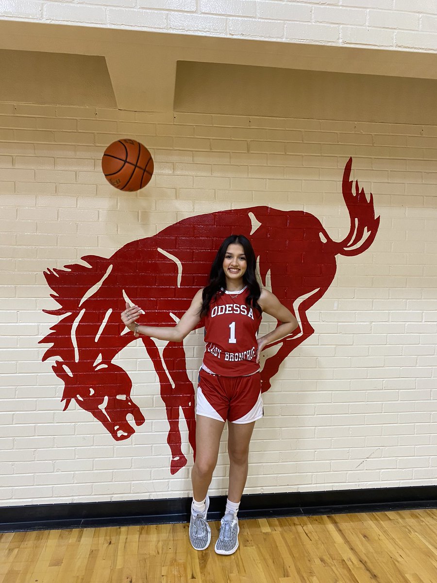 aarynlira's tweet image. last ride🐴 #co23