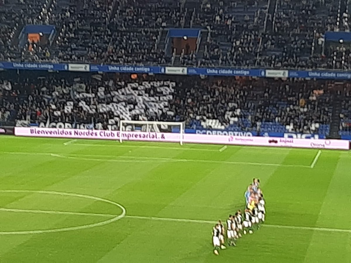 BrunoLTeixeiro's tweet photo. Enormes os @RB1987Oficial com a nossa bandeira @Estreleiragal https://t.co/jys0pi75Cl
