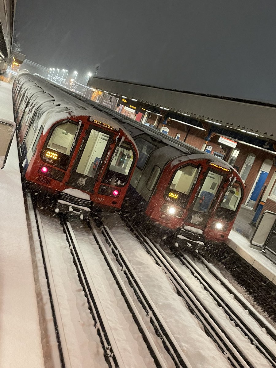 Central Line <a href="/geofftech/">Geoff Marshall</a>