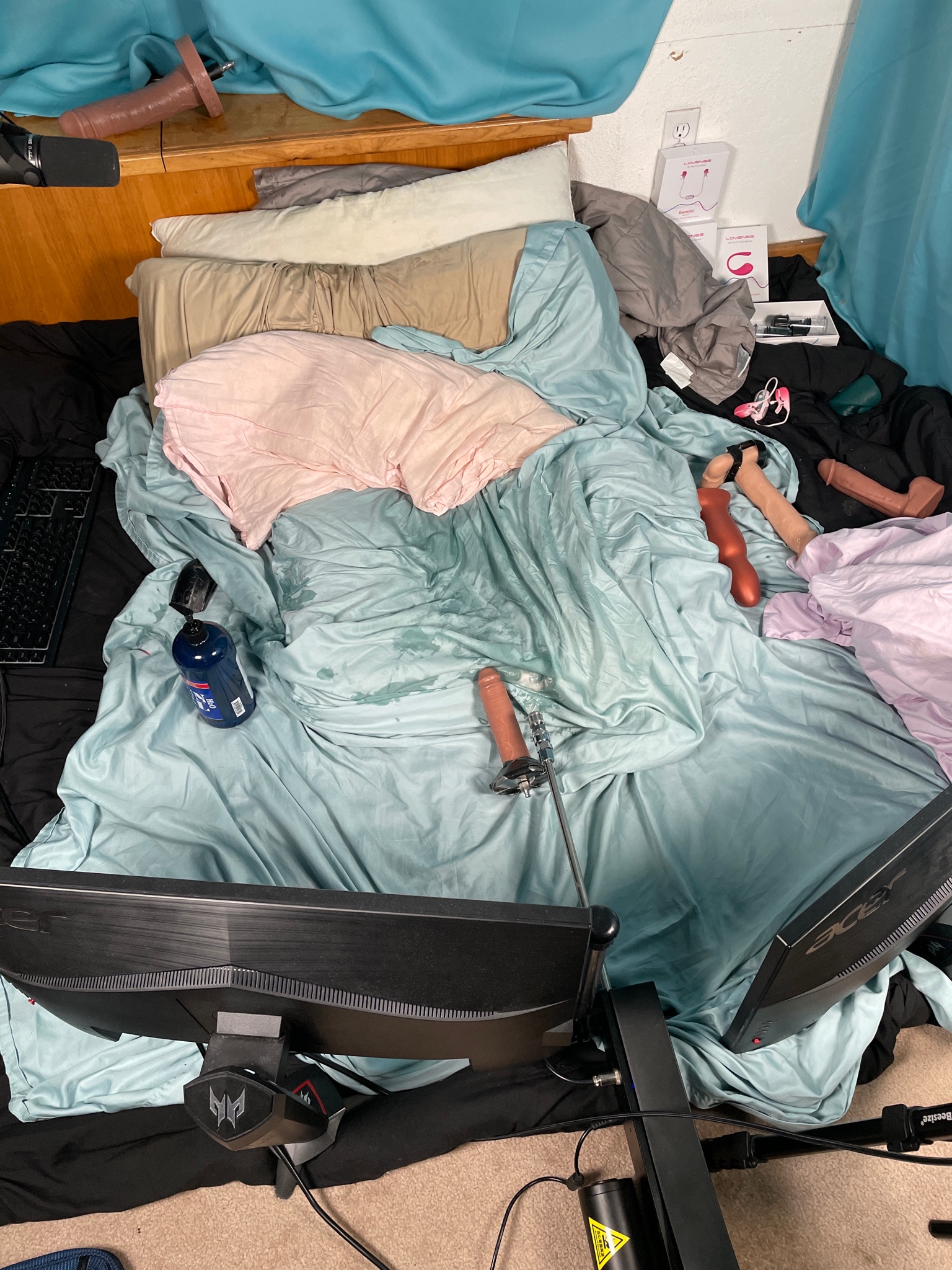 The aftermath of todays stream one of the most fun streams this year! Will post it to Onlyfans later! https://t.co/DOR3n41ire