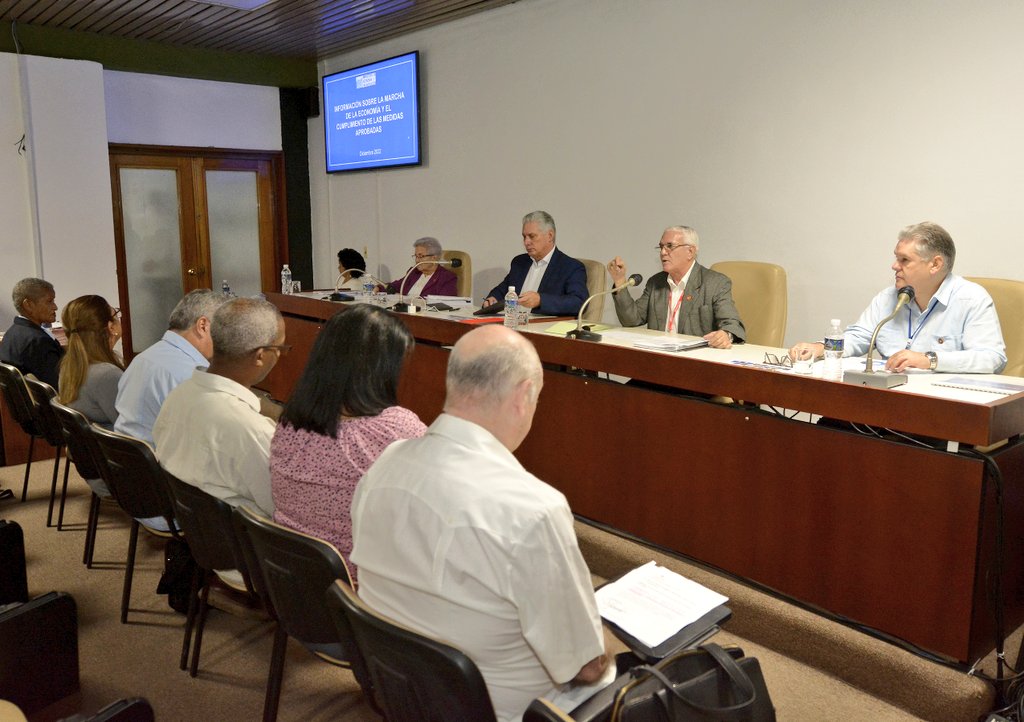 DiazCanelB's tweet photo. Ayer terminamos el V Pleno del CC y este domingo empezamos el trabajo en las comisiones de la Asamblea Nacional. Provechosos debates sobre la situación del país y las medidas económicas para salir adelante. El camino lleva esfuerzos y desafíos, pero vamos a vencer. https://t.co/by59546rya