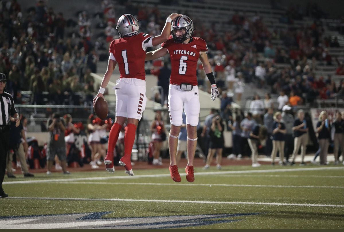 As it all comes to an end I look back onto my high school career with no doubt a blessing to suit up with vets across my chest and represent every week. I want to thank my parents, coaches and everyone who has helped shape me into who I am today with that being said 1 out.♥️