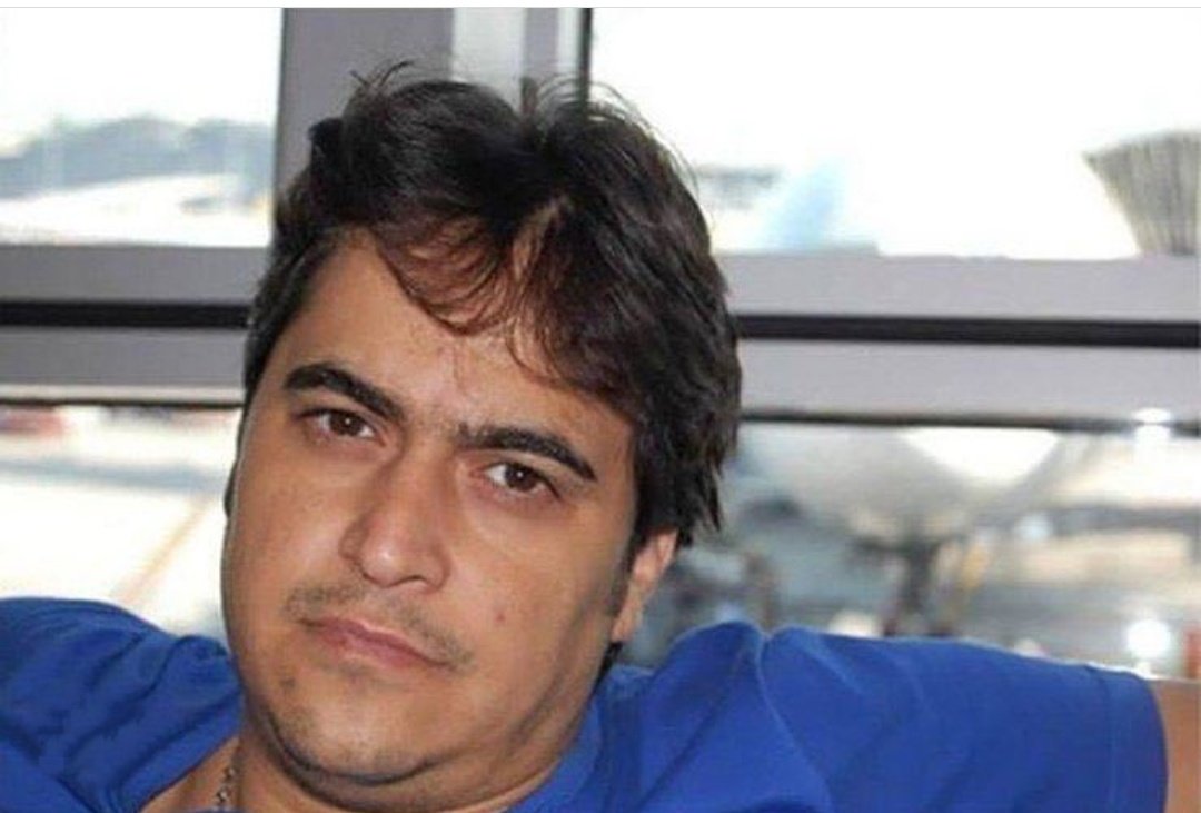 #روح_الله_زم صدای مردم ایران بود
جرمش آن بود که اسرار هویدا می کرد
#مهسا_امینی