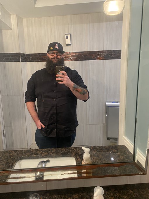 I clean up nice. #chubbydaddy #adultenterteinment #chubbyguy #daddy https://t.co/duLWOHuZkE<a href="/tag/chubbydaddy"class="tags">#chubbydaddy</a><a href="/tag/adultenterteinment"class="tags">#adultenterteinment</a><a href="/tag/daddy"class="tags"><span>#daddy</span></a><a href="/tag/chubbyguy"class="tags"><span>#chubbyguy</span></a>
