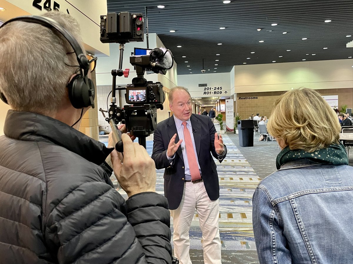 DanaFarberNews's tweet photo. @DanaFarber Paul Richardson, MD spent the afternoon speaking with oncology media outlets from across the globe after sharing his findings at #AHS22 on the efficacy of Mezigdomide (Novel CELMoD) for relapsed/refractory #multiplemyeloma https://t.co/c08cpRlbUe