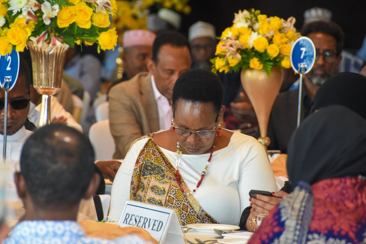 HonAdenDuale's tweet photo. Today, the whole political and religious leadership; women and the business community of the larger Northern Kenya convened for a luncheon hosted by the Garissa County Governor, Nathif Jama, in honour of my appointment as the CS Defence. https://t.co/79i0ZPL27Q