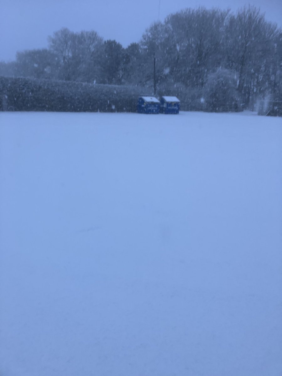 jomm71's tweet photo. Am surprised that racing was on today, fortunately no snow at Southwell. Even more surprised that my car didn’t mind the snow 😀 https://t.co/wN9JwJrBlN