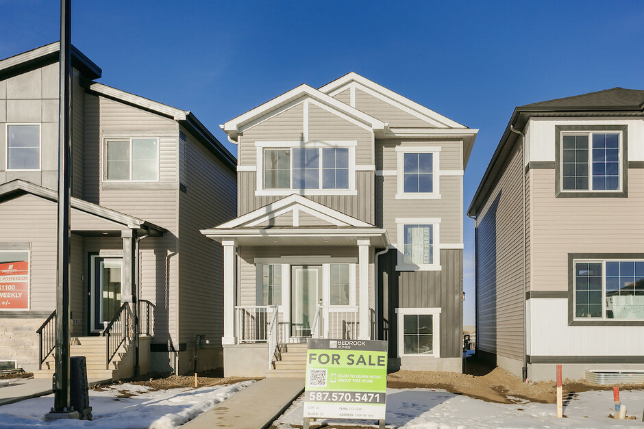 Relax and take a deep breath in this roomy, open concept 3 bedroom, 2.5 bath laned home.

bedrockhomes.ca/community/vita…