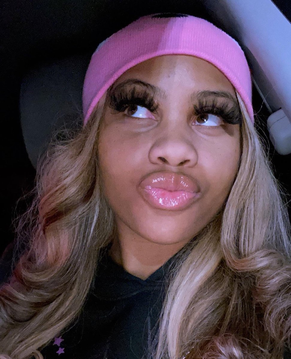E_boogieee's tweet photo. I’m mad i can’t fit all my pictures on here like ugh but anyways cute ashit ! 😂 https://t.co/meqfgF7Gii