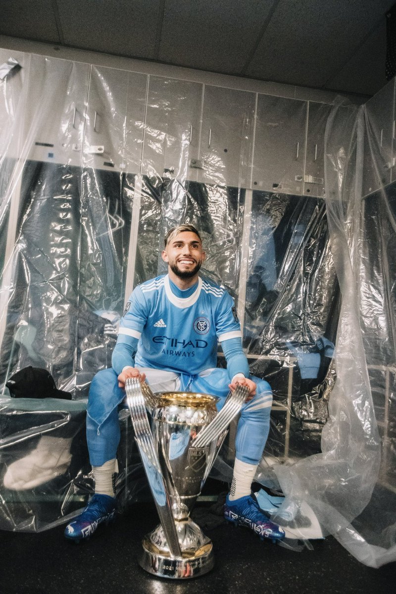 tatycaste11anos's tweet image. 1 yers. 🏆😍 @NYCFC