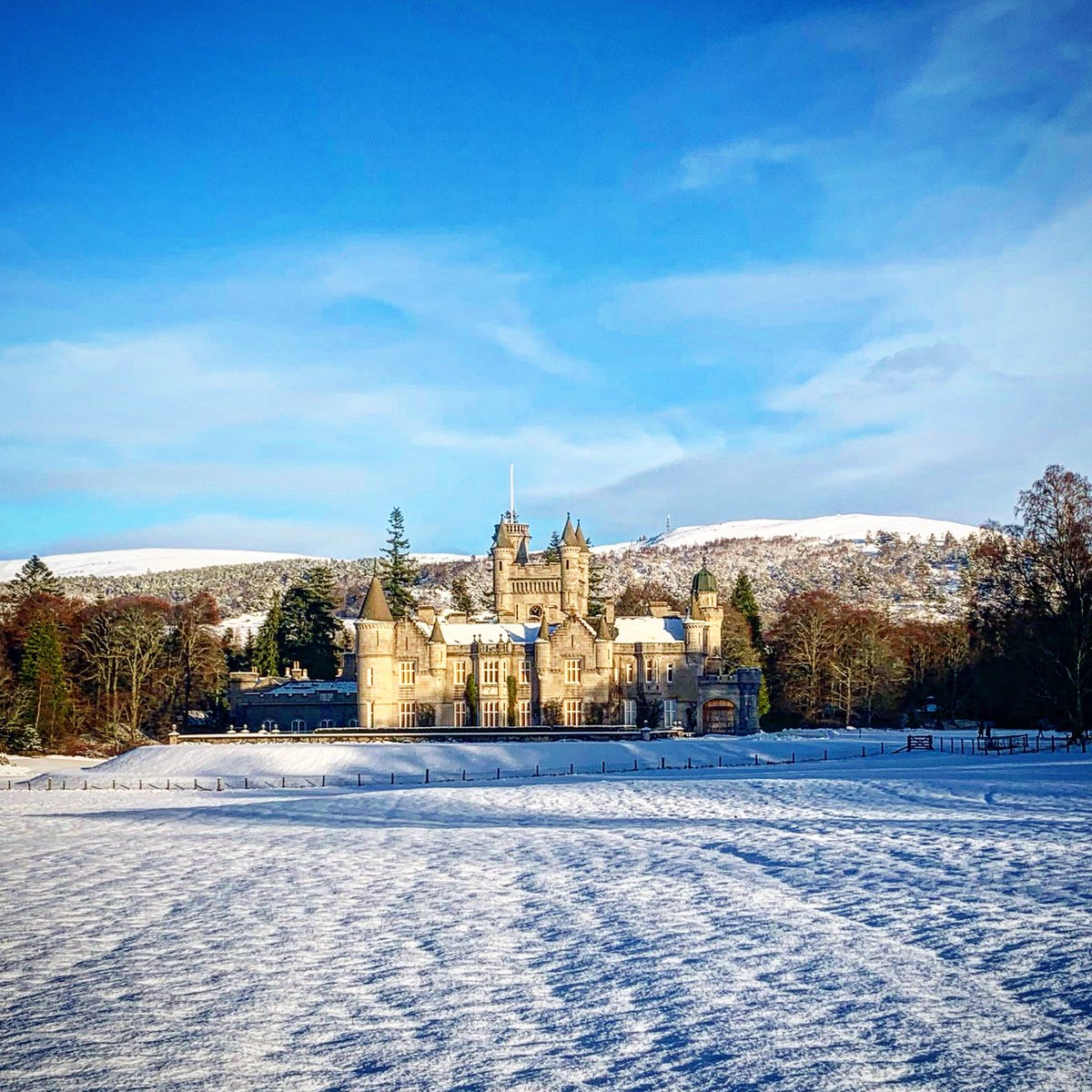 Royal Family Supporters 🇬🇧👑 on Twitter "RT Balmoral_Castle Late