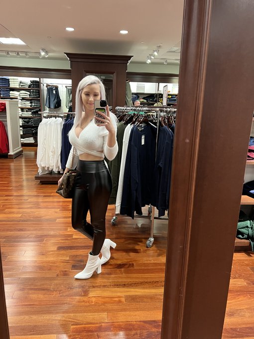 TW Pornstars - Bibailey. Popular pictures and videos from Twitter for