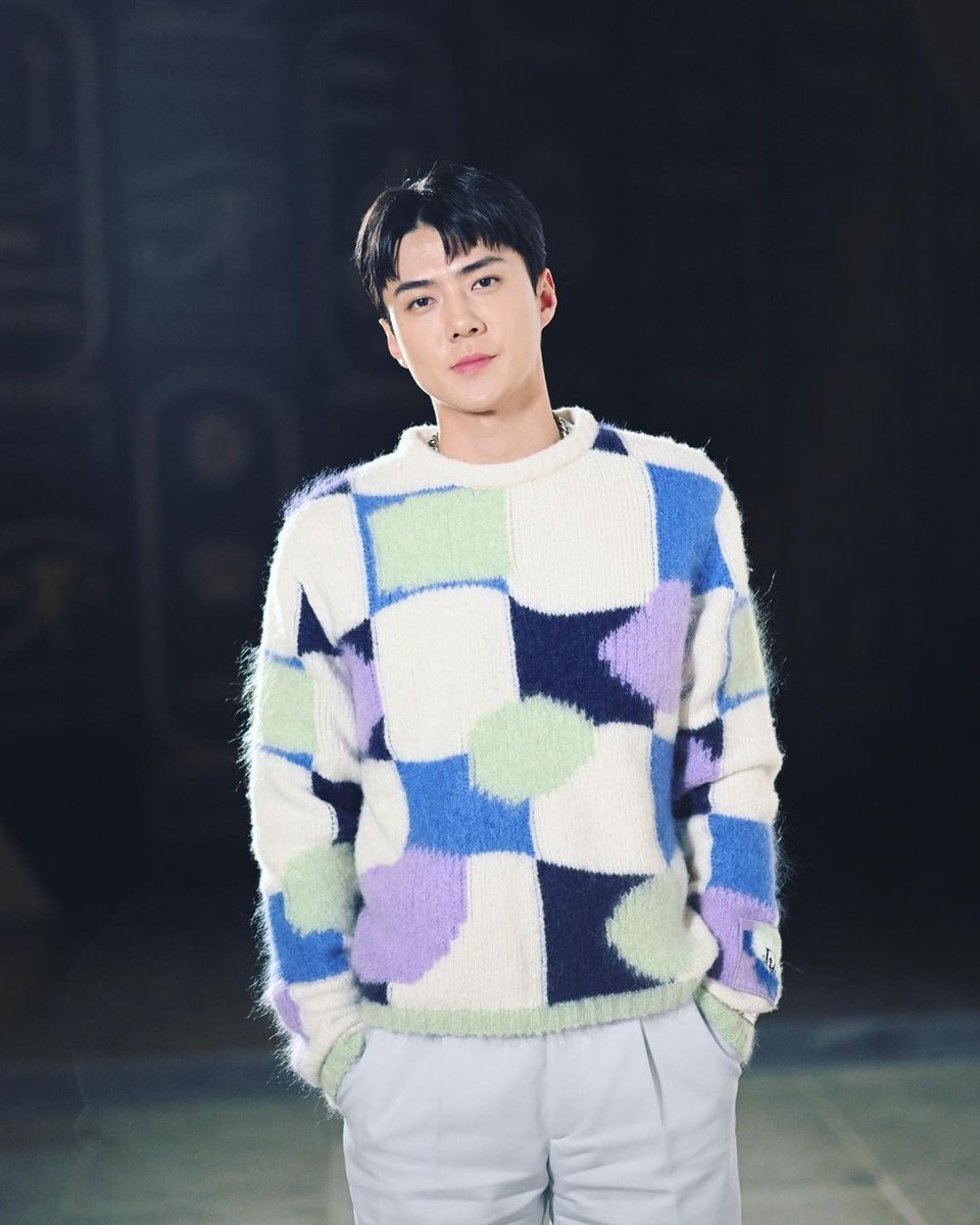 EXOGlobal's tweet photo. [OTHER] 221212 anthonyghnassia Instagram Update with #SEHUN 
🔗 https://t.co/gK0LTohp0W

#EXO #엑소 @weareoneEXO https://t.co/pisfcSFgtm