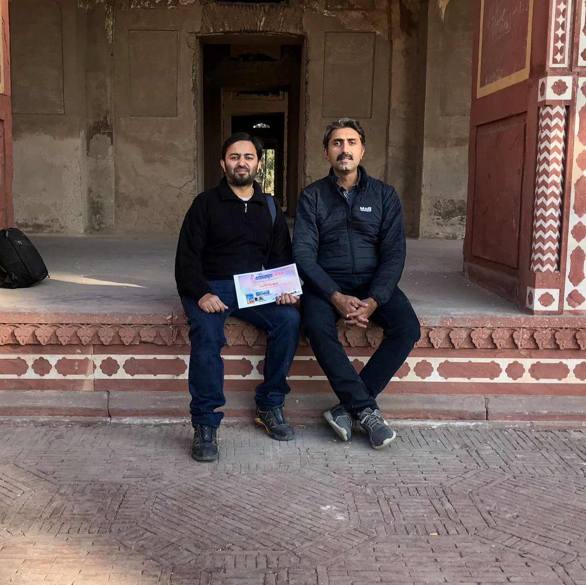 waleedarfeen's tweet photo. Photo with dear Usman Qureshi during yesterday's Photowalk.
#JahangirTomb #Photowalk organized by Tourism Development Corporation of Punjab #TDCP & Photographic Society of Pakistan Photographic Society of Pakistan #PSOP
#waleedarfeen #photographywalk #Shahdara #Lahore https://t.co/epl66lgHce