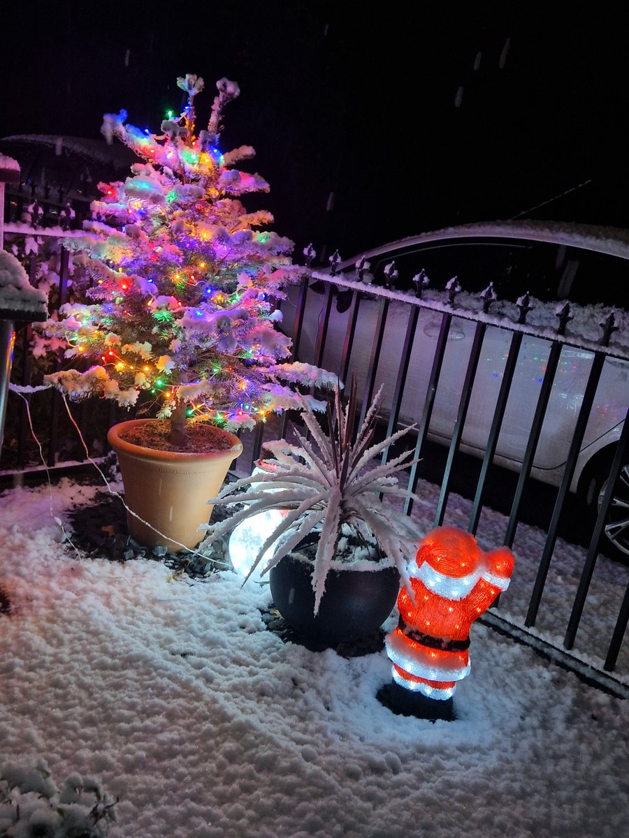 Ahhhhhh, pretty! However, that's me housebound till it clears!