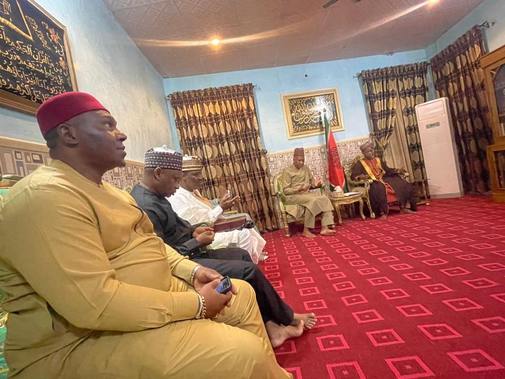 whotrendpass's tweet photo. Yusuf Datti Baba-Ahmed ✅
LP Vice Presidential candidate was in Kano with Sheikh Qaribullah. Doing the good work 🙌🏾

Presidential Candidate • Teni • NDLEA • Vote Peter Obi • Muslim Muslim • Ibadan • Big Wiz • Christ Embassy • Nnamdi Kanu • South East https://t.co/J6NdCwAGx1
