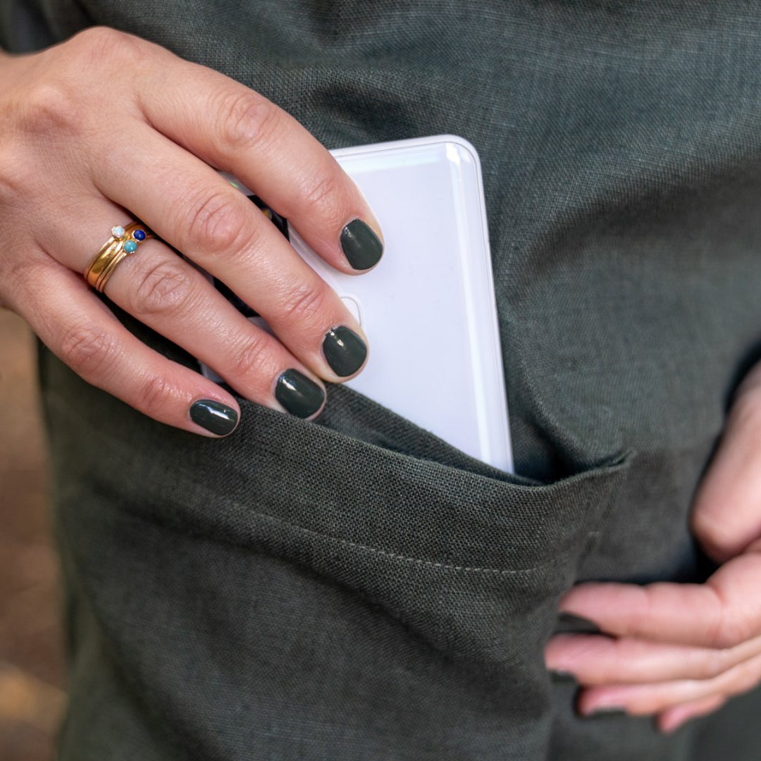 sewmesomething's tweet photo. We have all been crushing on SMS's Hayley's Ferdi's this week. She even added an extra little pocket to store her phone! How fab is that? Would you be interested in seeing how she did this so you can too? Let us know below!
#ferdi #ferdidungarees #sewinghack #sewyourowndungarees https://t.co/8utSgnh9rO