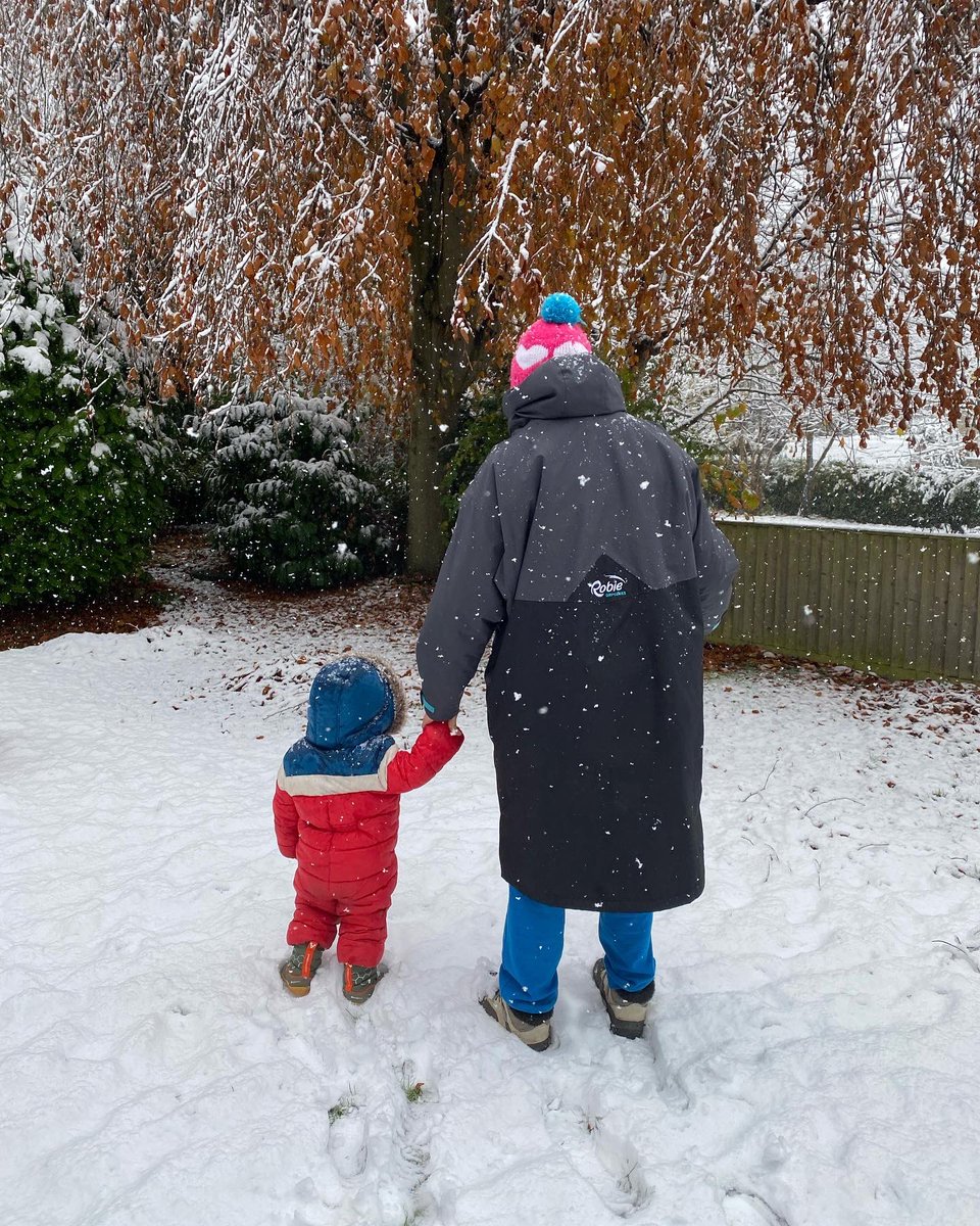 ❄️ “OUTSIDE? OUTSIDE?” This was the chant of the day from one Miss Storm McNuff.

And when I asked often if she wanted her gloves on the reply was “No mummy, I fine.” (Said as if it were a silly question to ask.)

Followed by “Come Mummy, Feel the snow. It cold.” 🥰🥰🥰