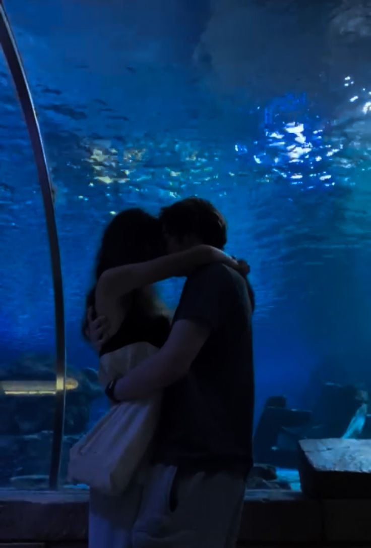 raraluvs's tweet image. aquarium dates ♡