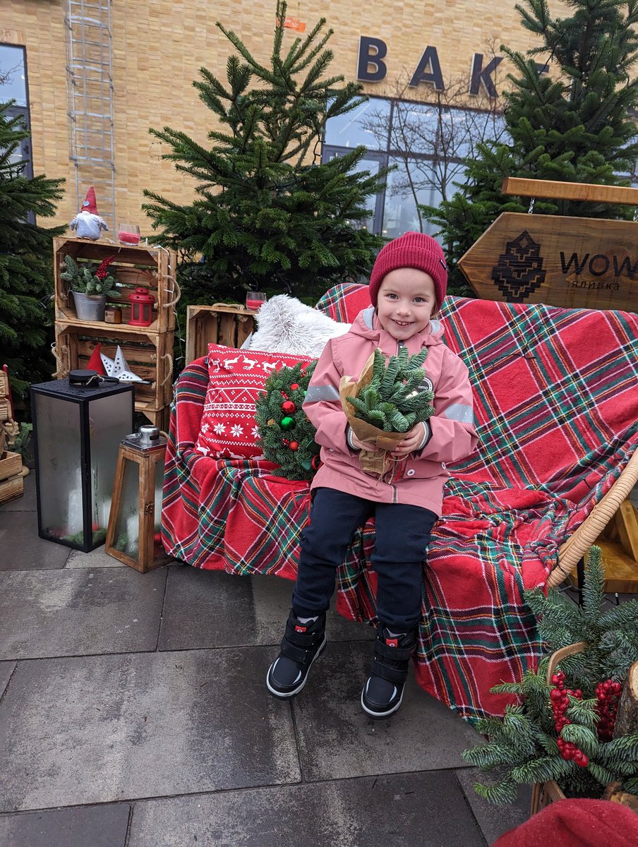 It blows my mind that despite the bombings and the blackouts, Kyiv is as beautiful as ever. We went to the most amazing Christmas market and I'm happy to report, Christmas is in fact all around

We paid for one extra Christmas tree and left a note from our family...

Day 5 - 🌲✔️