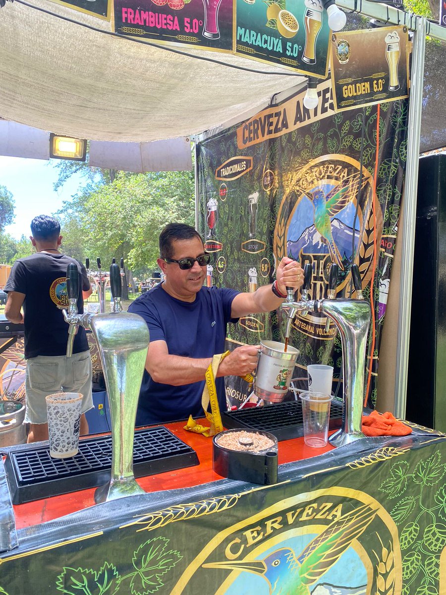 fdoalvaradoc's tweet photo. Apoyando a los sobrinos 🍻🍻🍻 #RioSur https://t.co/778RmW8gqV
