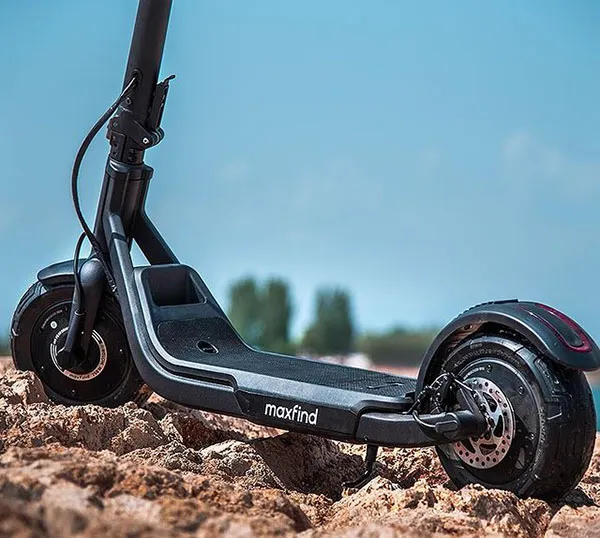 EbikeJaimes's tweet photo. @gazzabiker @BriannaWu ''What if we take this concept even further:
An even smaller vehicle #PEV's #PLEV's
#Esk8 #Escooters #ElectricScooters
Being so small, it would only need a tiny battery, we could even give swappable battery packs, to extend the range even more....'' https://t.co/d6ZZBCc0G8