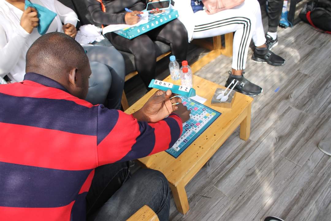 UBACongo's tweet photo. Plusieurs activités étaient prévues pour ce dernier #JoggingToBond à savoir le futsal, le basketball, le nzango, la marche, le scrabble, le jeu de dames, le jeu de cartes et le ludo, sous la forme d’une compétition inter-agences. 

#AfricasGlobalBank #CallItATribe
#JTB #JTB2022 https://t.co/IFlGgDCbuz