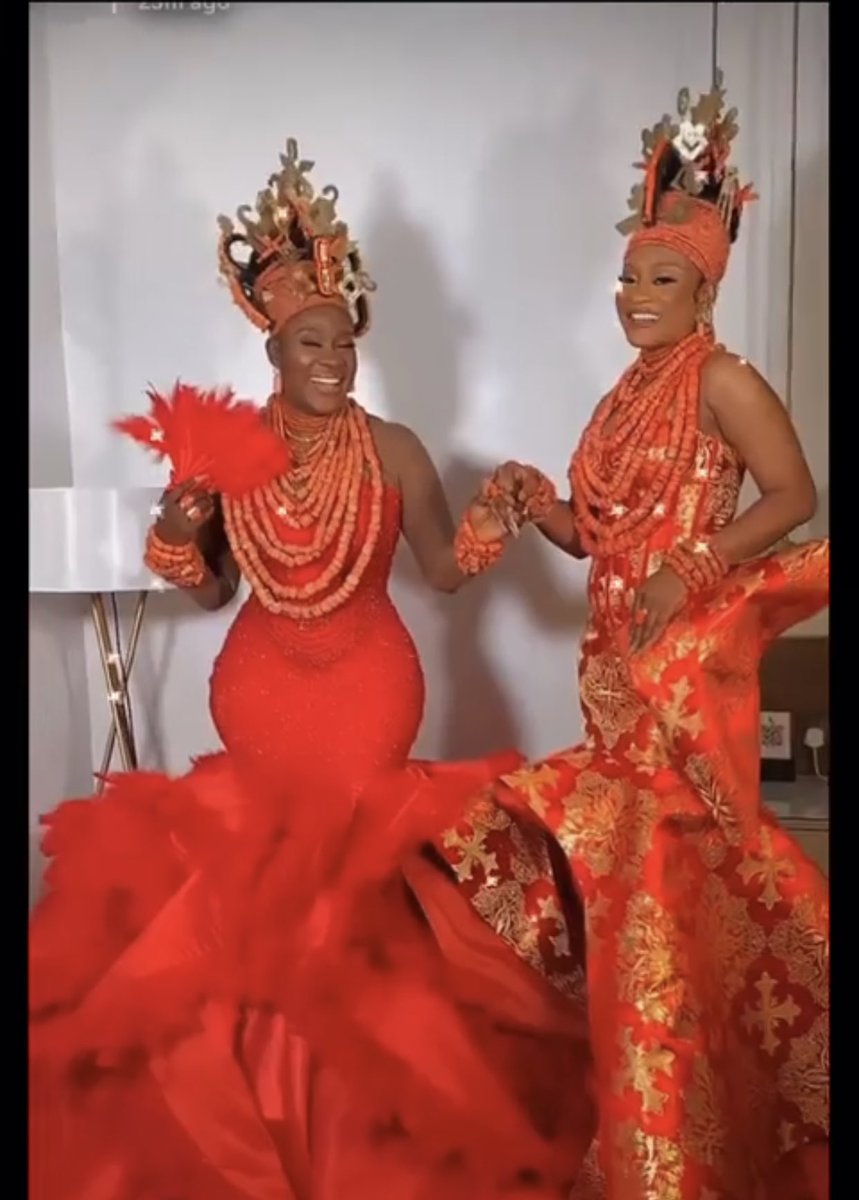 For the PhyNation that are  wondering sup with Phyna’s outfit and appearance !!!
Well,She is going for the premiere of this movie called BATTLE ON BUKA STREET 

FOLLOW PHYNAUNUSUAL IG
PHYNA THE PEOPLES CHOICE
#Phyna𓃰