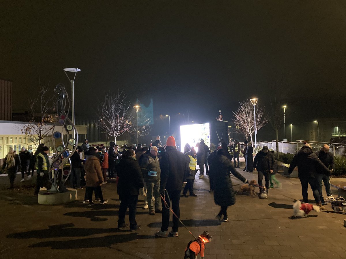 Amazing time at Ebbsfleet pop up carols in 4 different locations tonight.  <a href="/SeeOfRochester/">@SeeOfRochester</a> <a href="/ebbsfleetdc/">Ebbsfleet Garden City</a>
