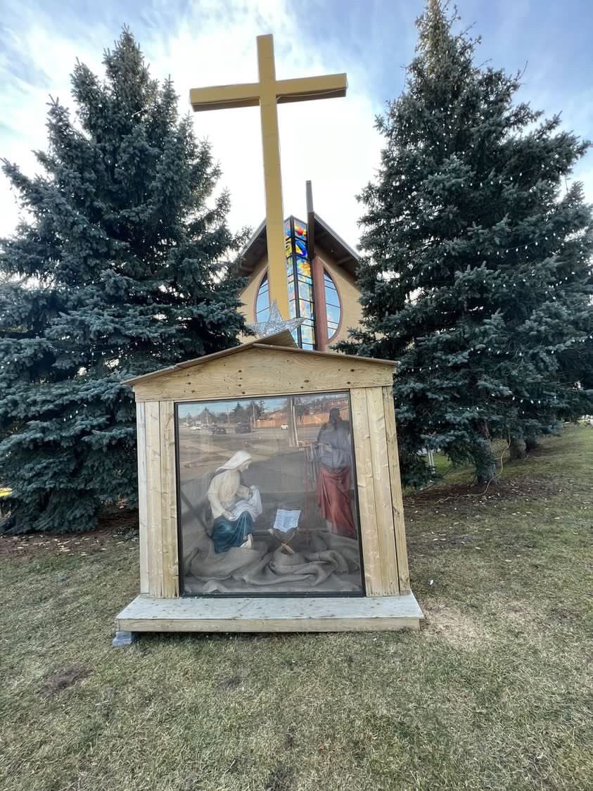 StDavidsMaple's tweet photo. The Nativity Scene outside St. David’s Parish. Thank you to the Knights of Columbus who braved yesterday’s cold weather. 

#knightsofcolumbus11535 #koc11535 #inservicetooneinservicetoall #ingivingwereceive #stdavidsparishinmaple @archtoronto @kofc11535 https://t.co/HKMzDaawe7