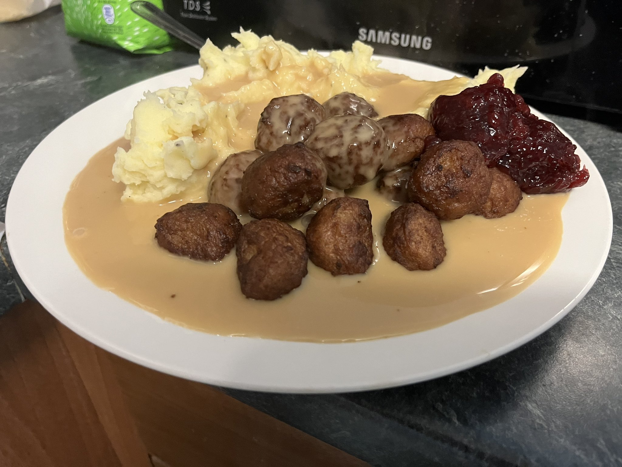 Swolf on Twitter "Too cold to go to ikea so ikea at home ) https//t