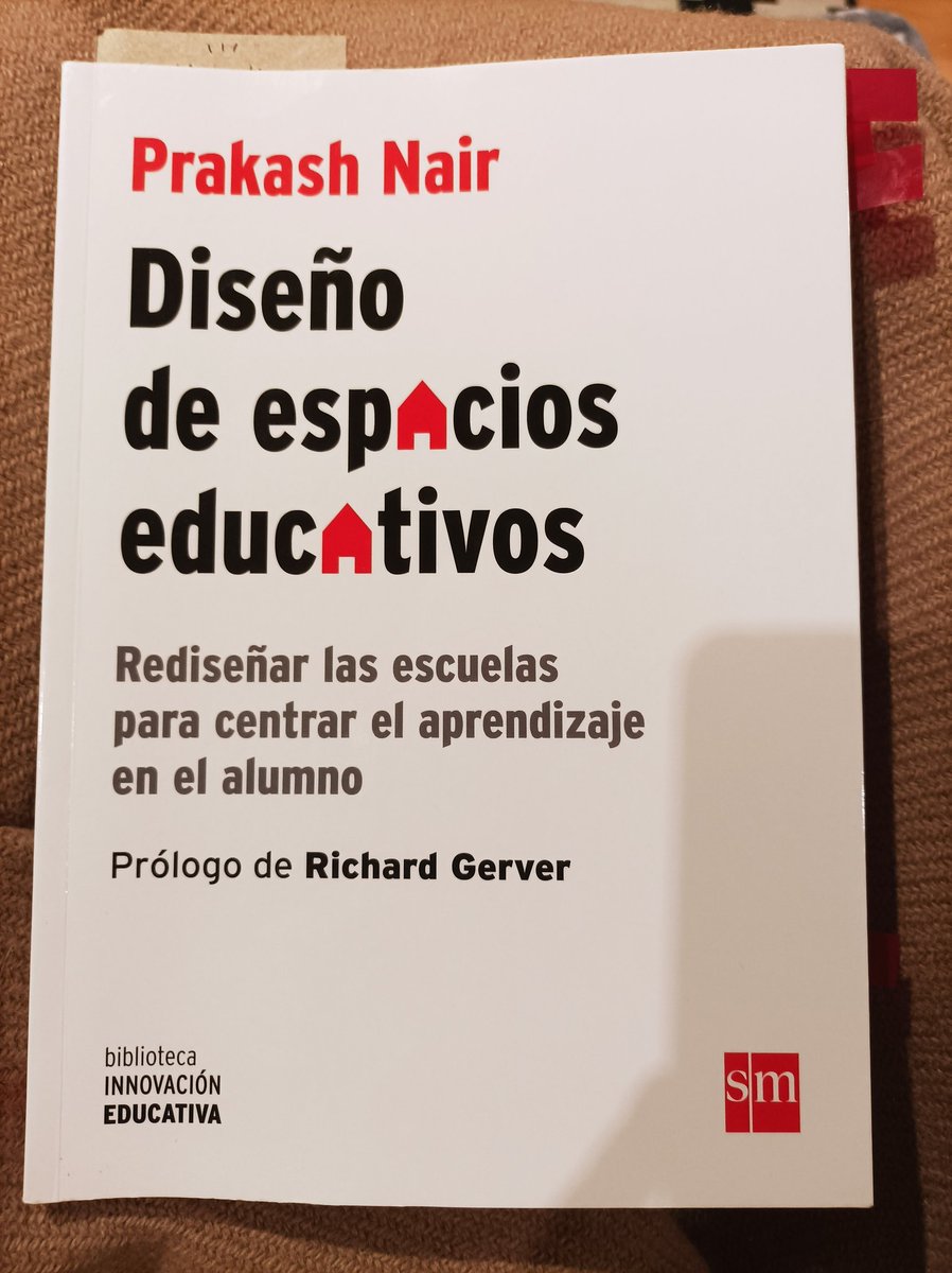Me está gustando mucho este libro sobre espacios educativos. Ideas prácticas, reflexiones e imágenes que ayudan a imaginar otra escuela más acogedora e interesante para los estudiantes